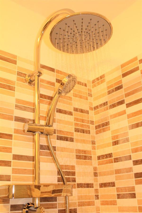 Trarego Haus Apartment Ngoại thất bức ảnh